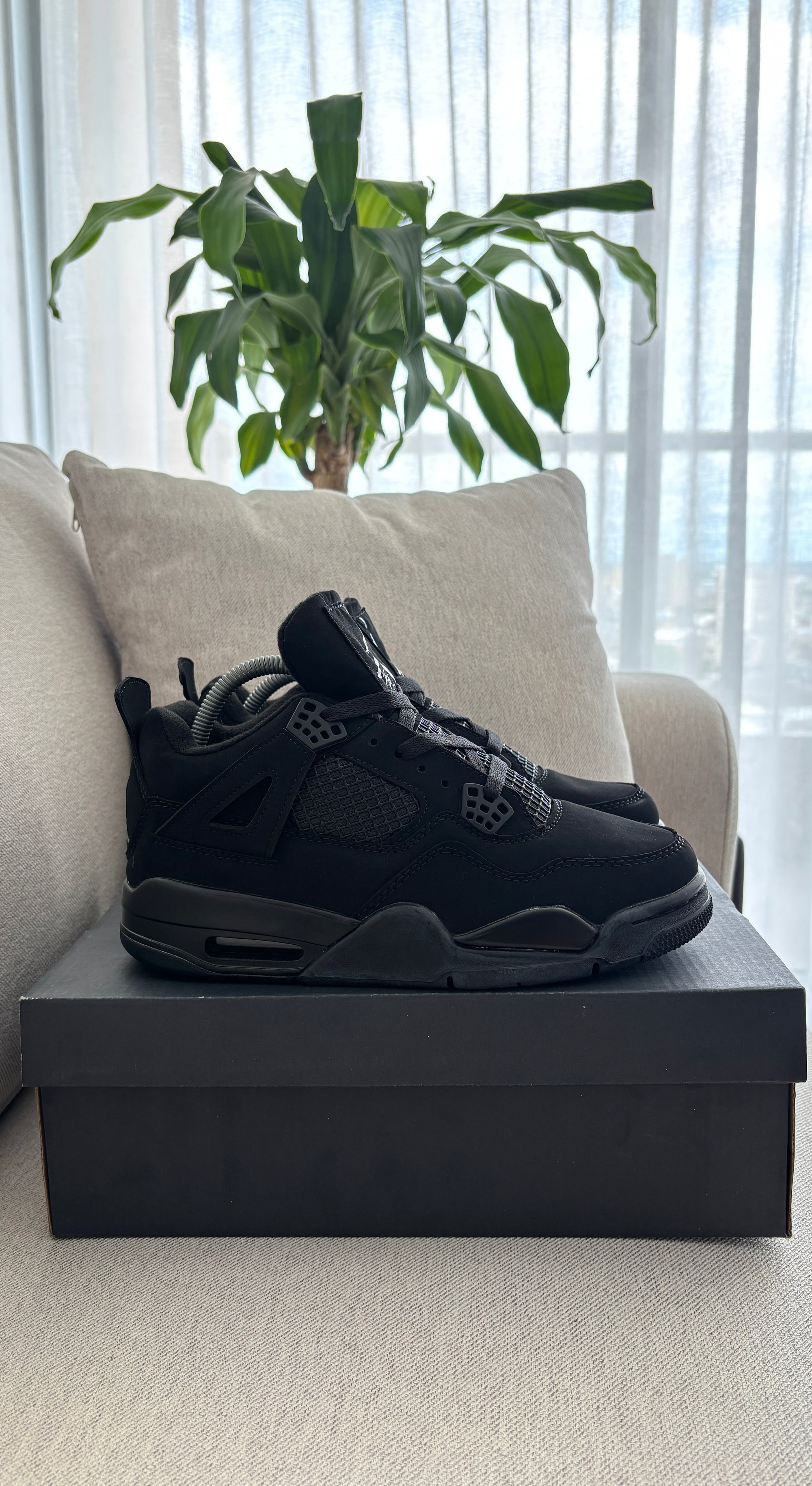 JORDAN RETRO 4 NEGRA