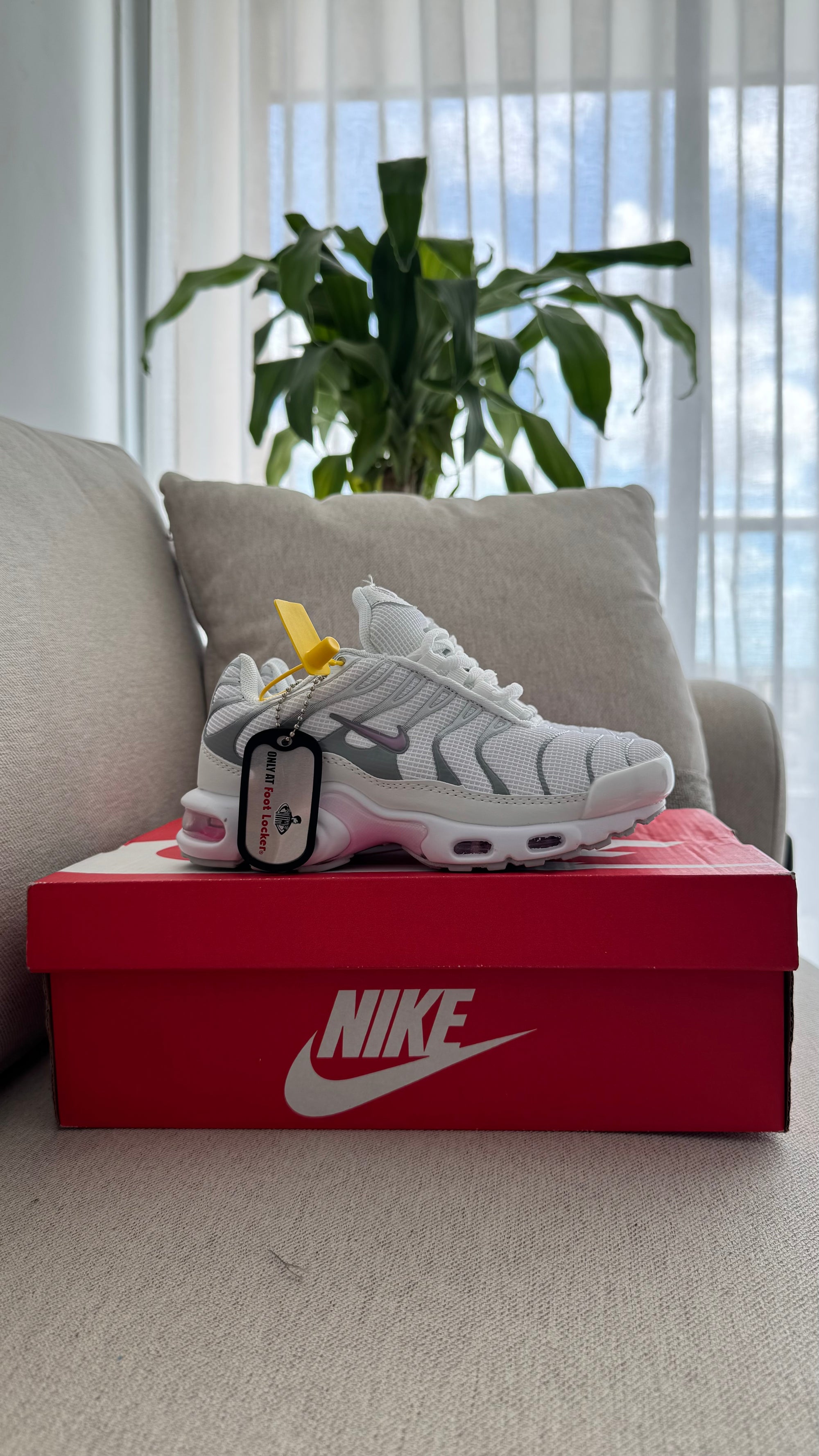 NIKE TN BLANCO ROSA NIÑA