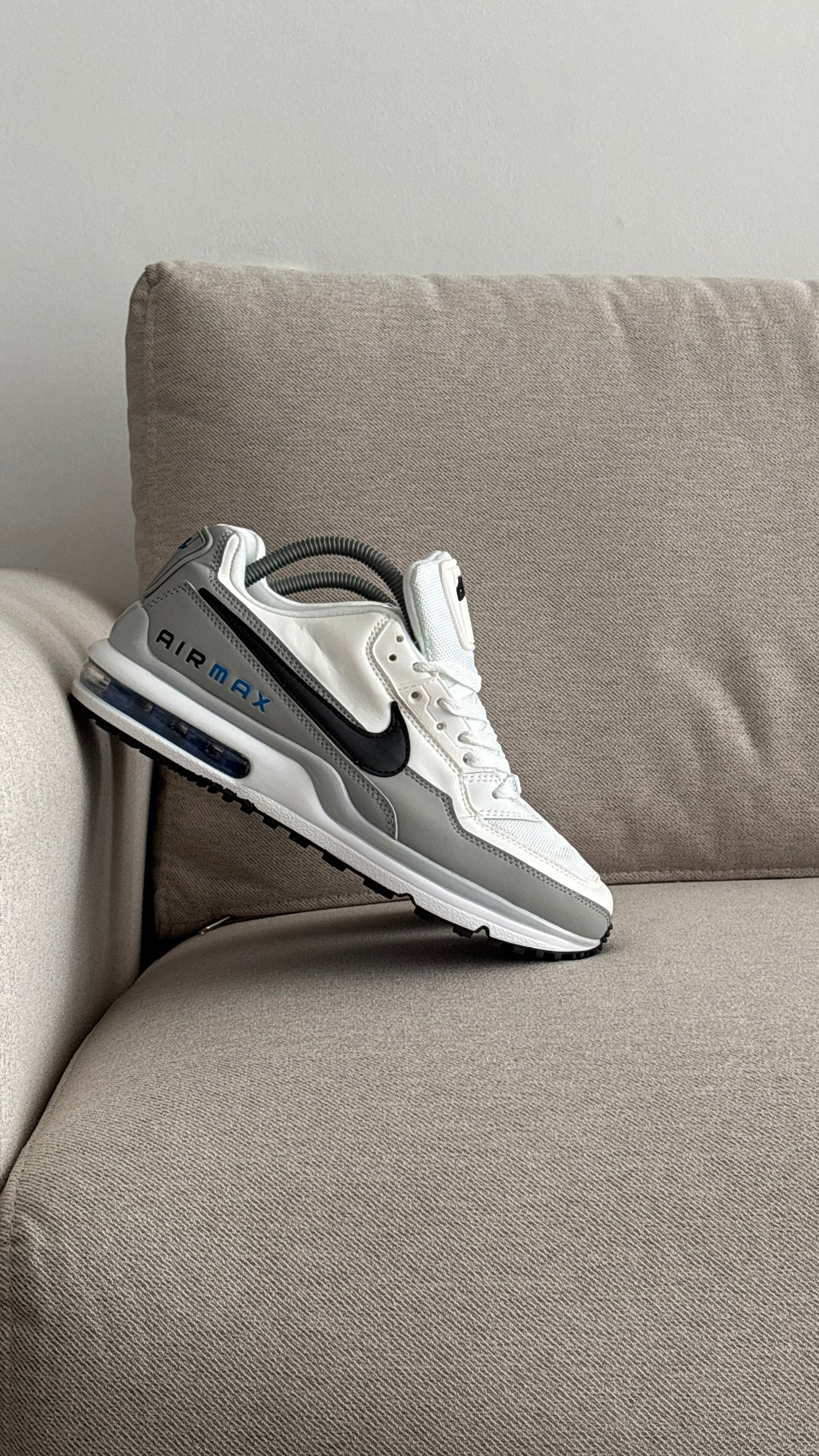 NIKE AIR MAX LTD BLANCO GRIS