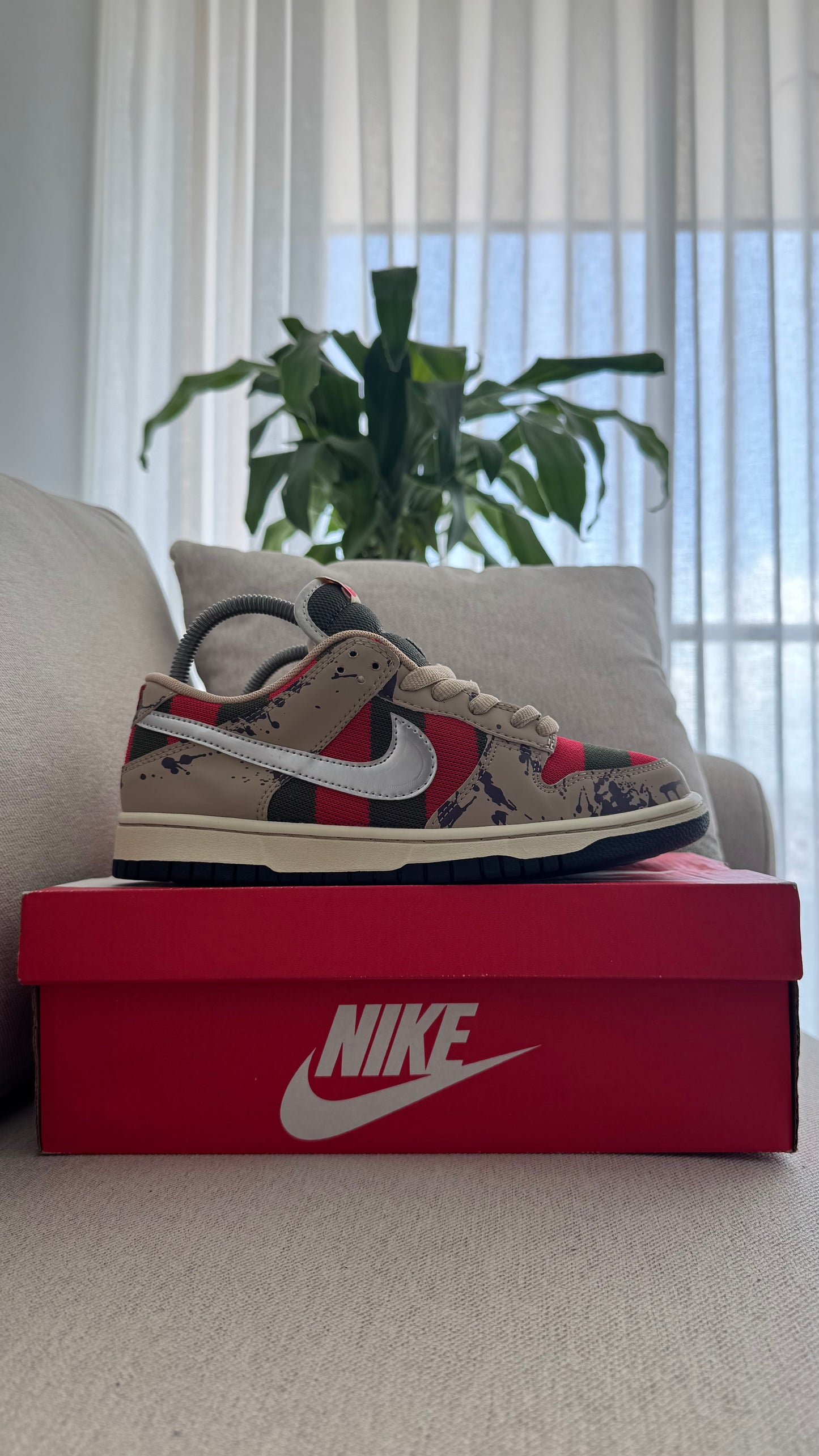 NIKE SB DUNK CHUCKYLEITOR