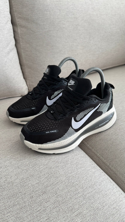 NIKE ZOOM X NEGRO BLANCO