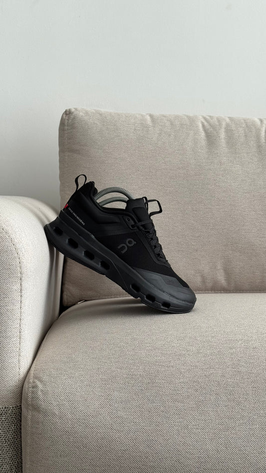 ON CLOUD NEGRO