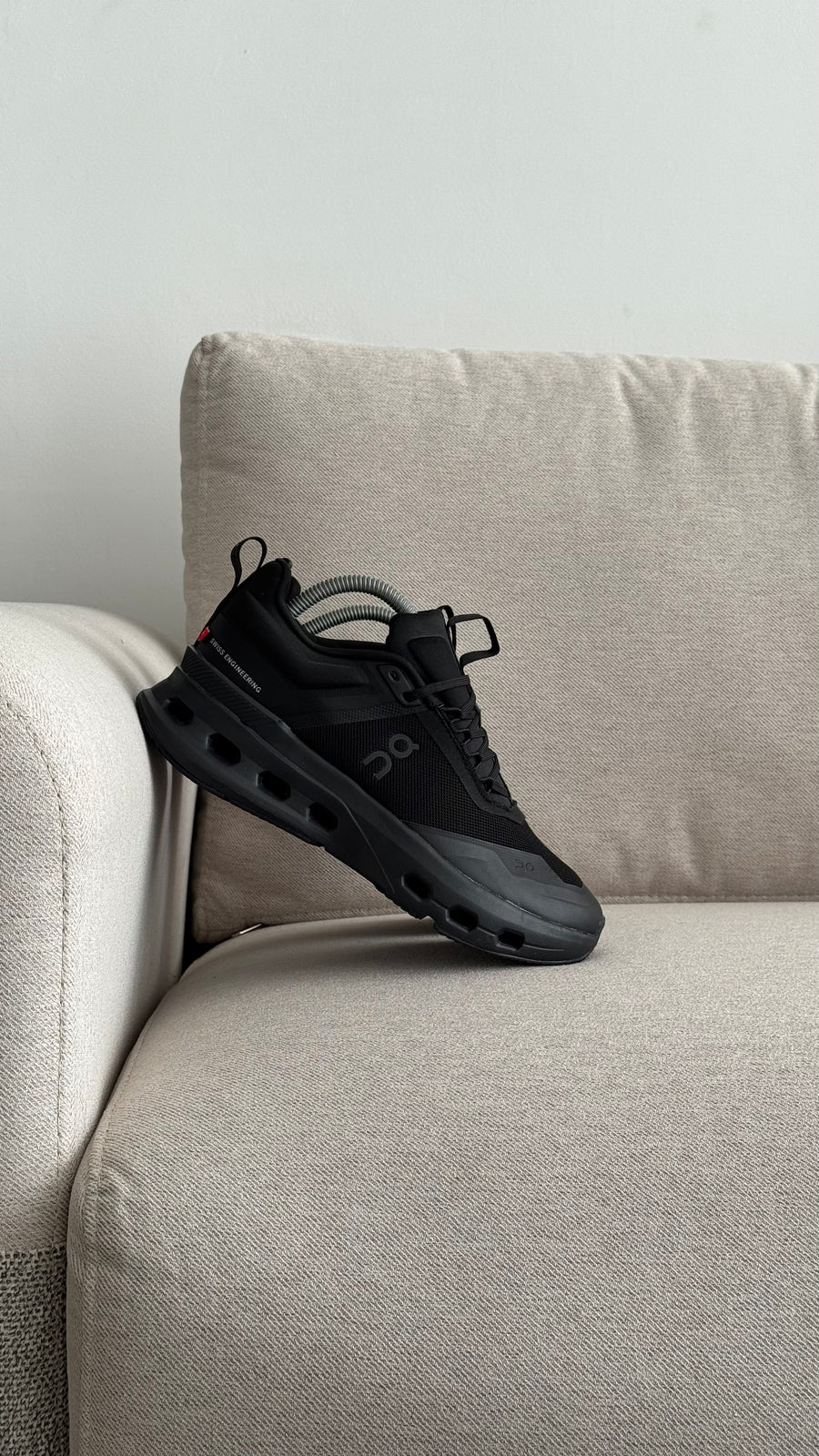 ON CLOUD NEGRO
