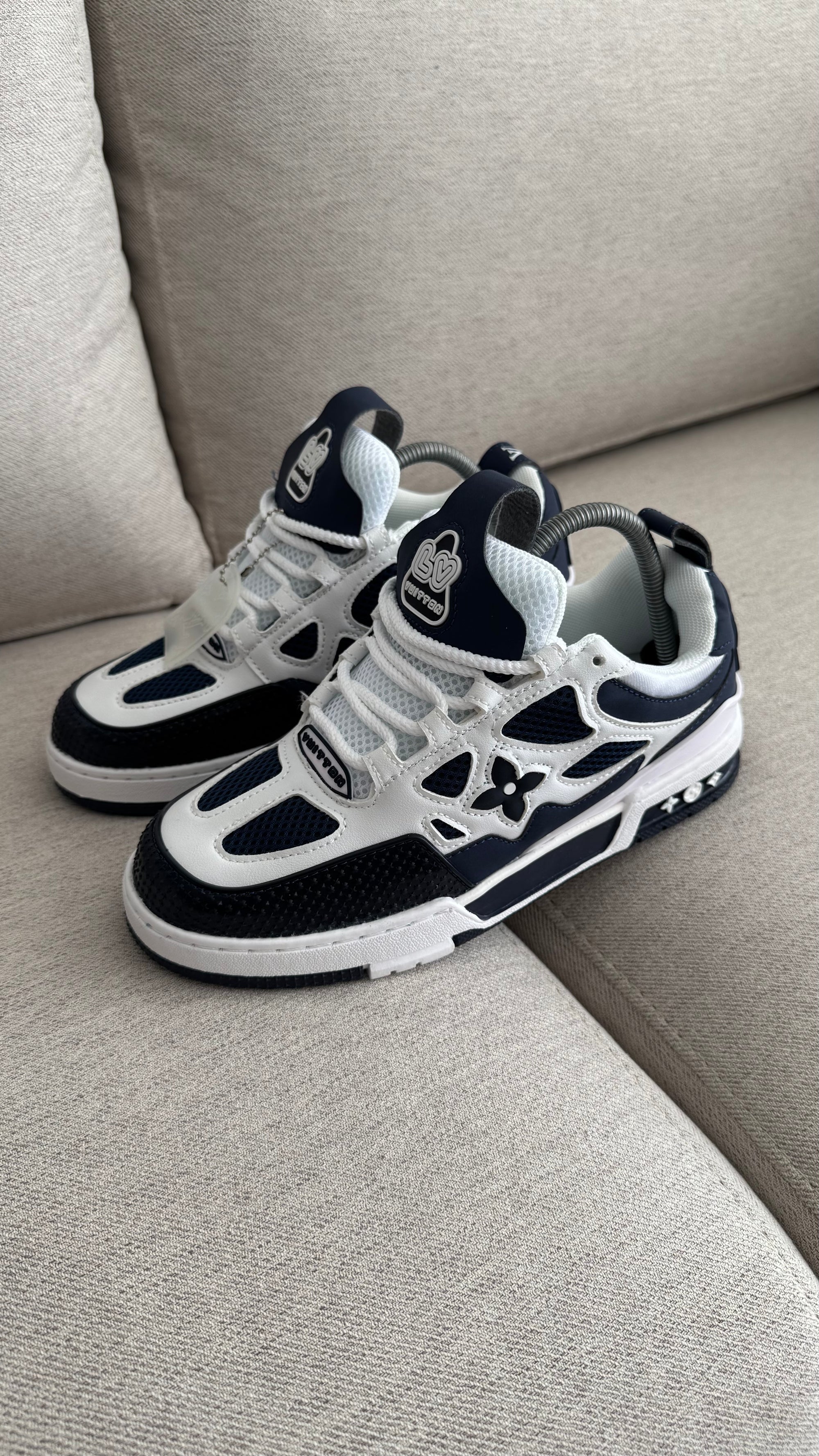 LOUIS VUITTON SKATE NEGRO CON BLANCO