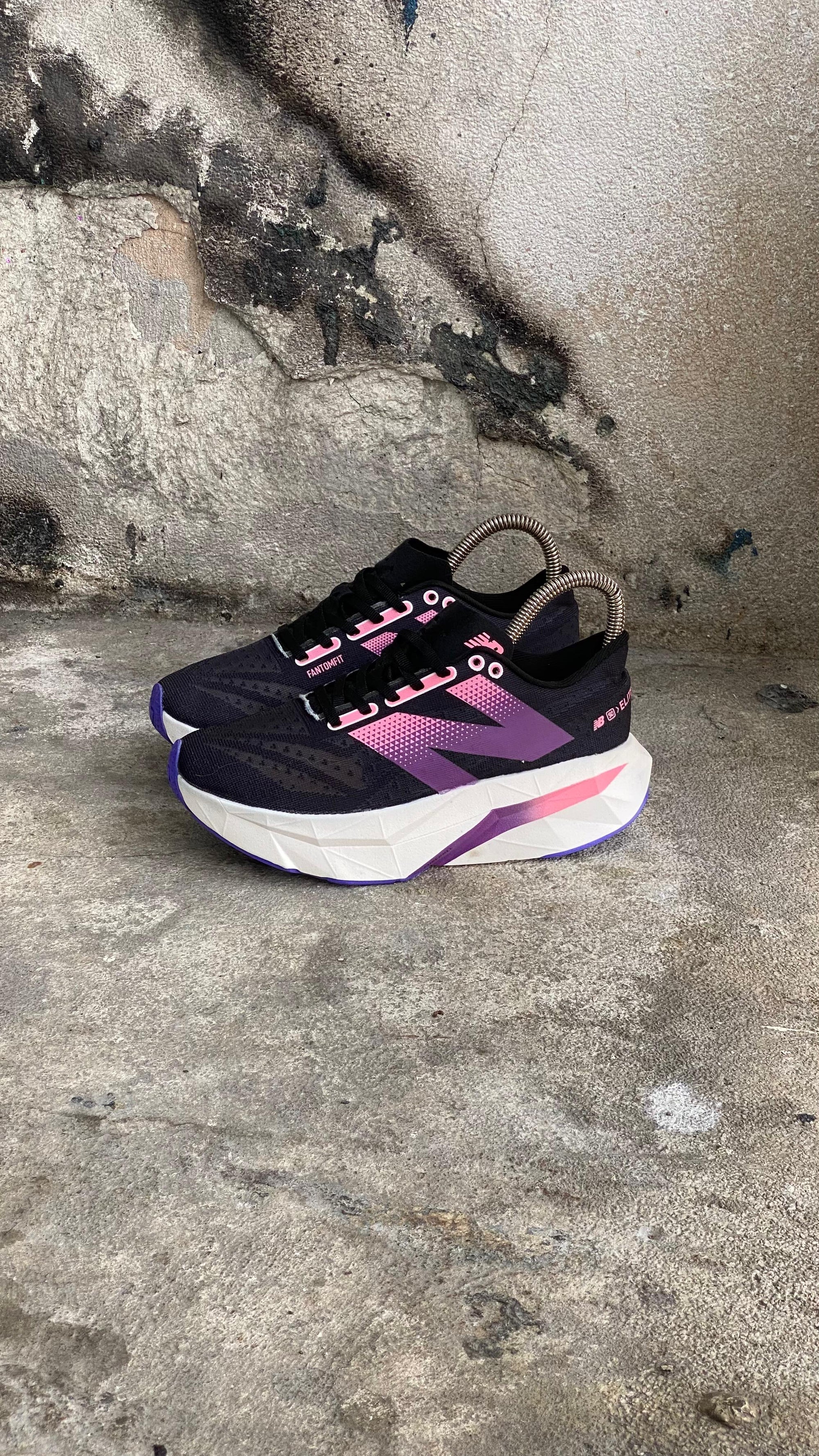 NEW BALANCE ELITE NEGRO MORADO