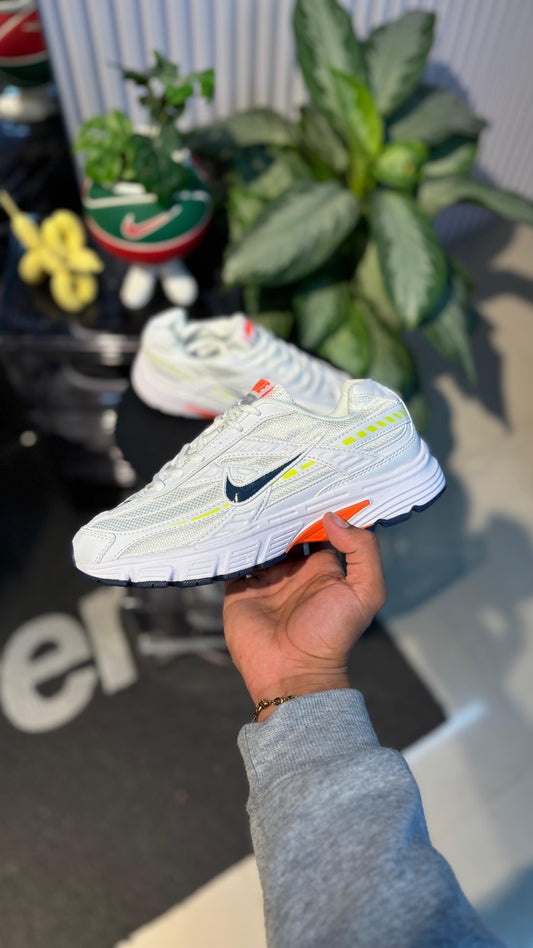 NIKE INTIATOR BLANCO VERDE