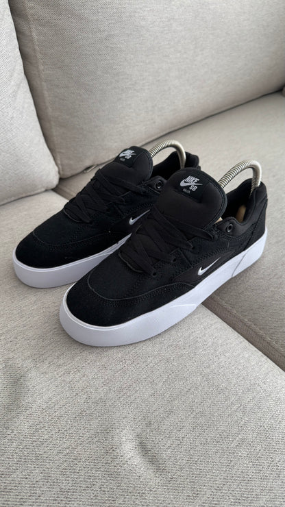 NIKE SB TABLA NEGRO BLANCO