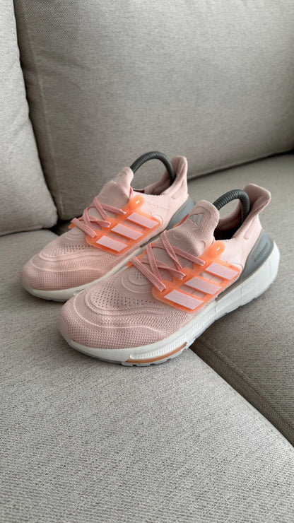 ADIDAS ULTRABOOST 21 ROSADO