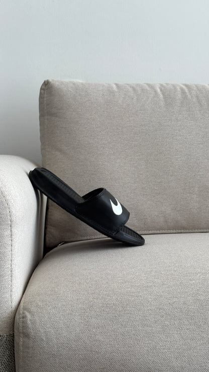 CHANCLA NIKE CLASICA NEGRA