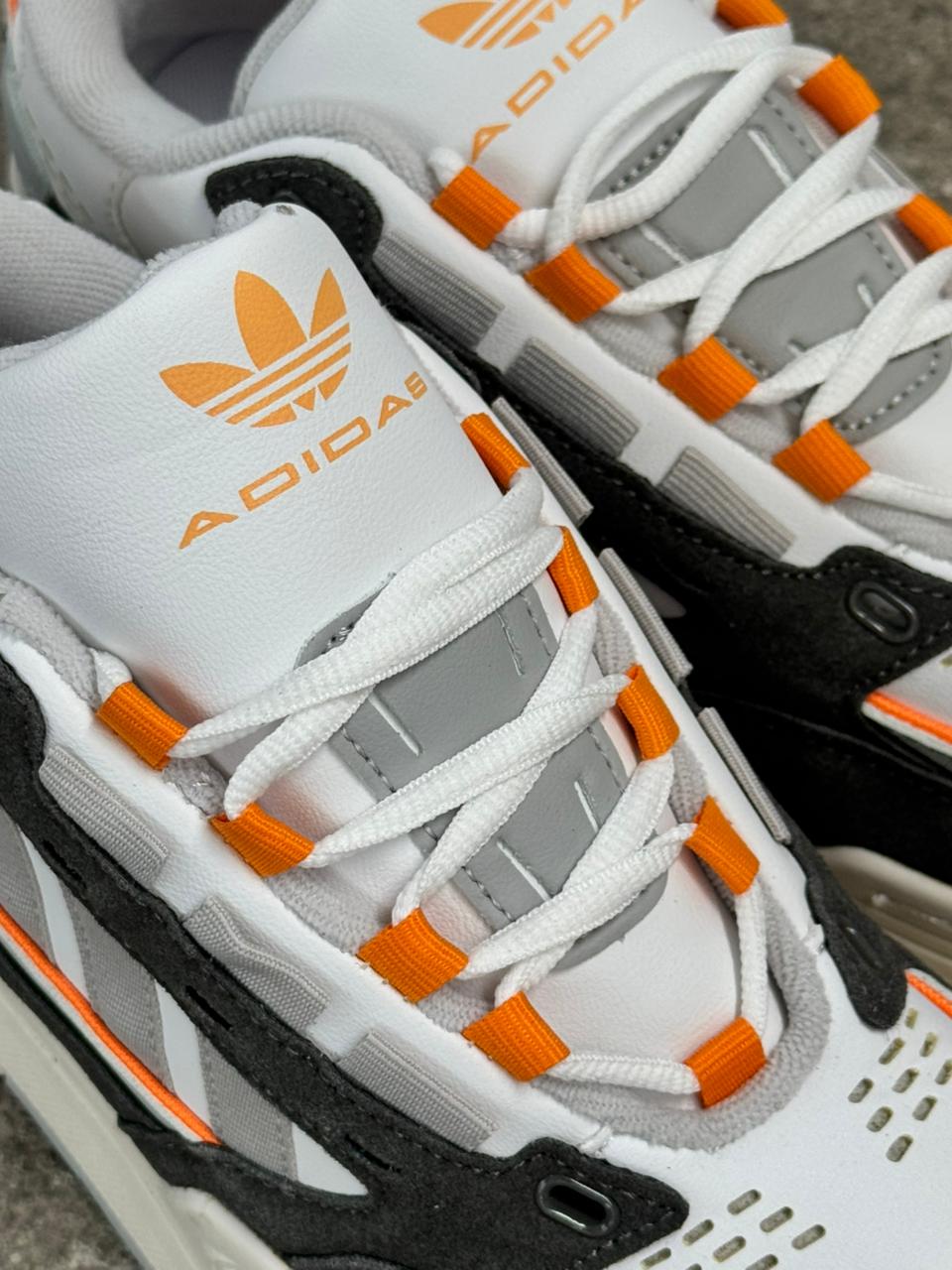 ADI2000 BLANCO GRIS