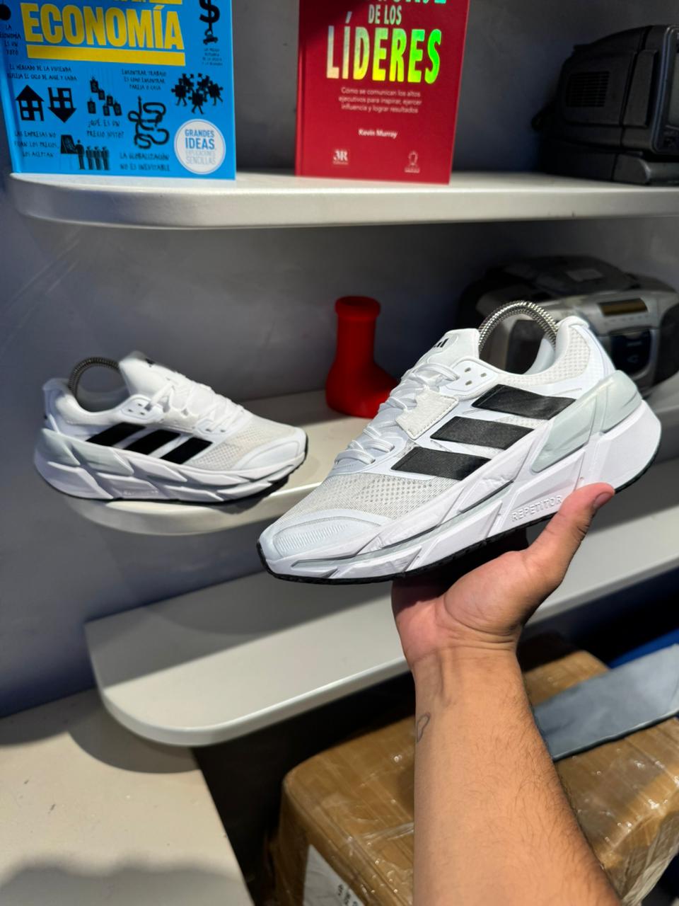 ADIDAS ADISTAR BLANCO NEGRO