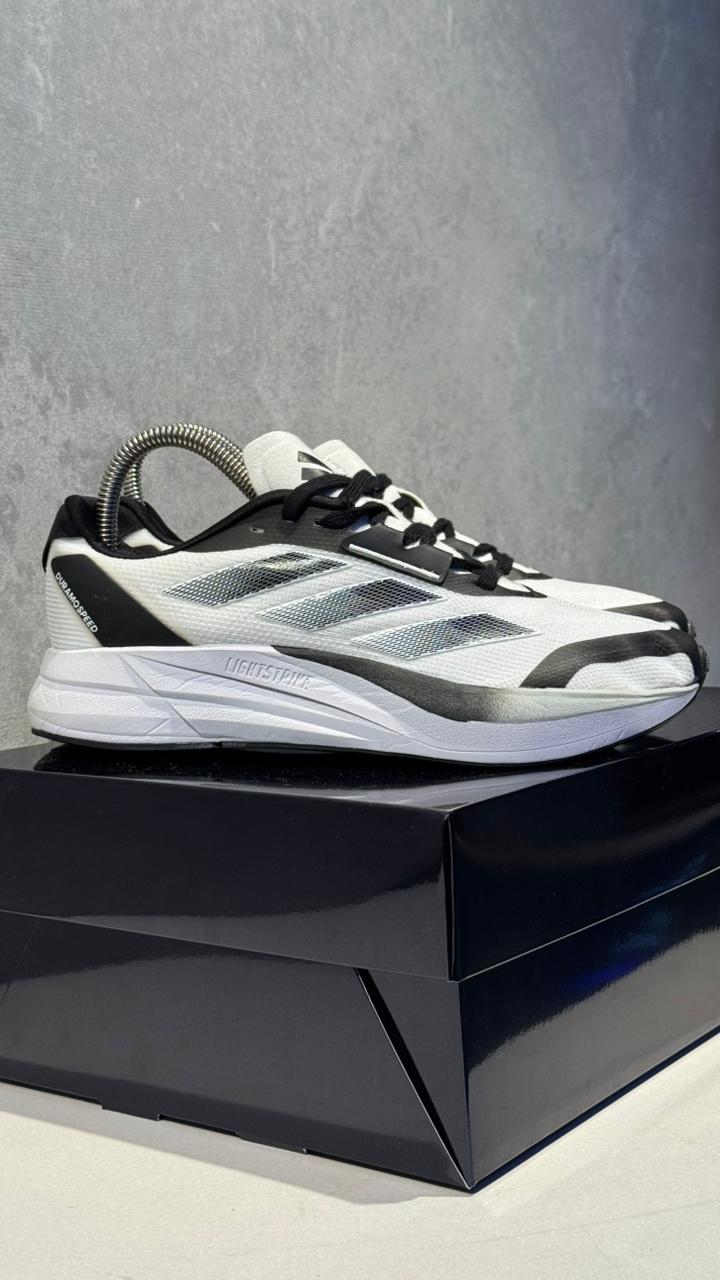 ADIDAS DURAMO BLANCO  NEGRO PROMO