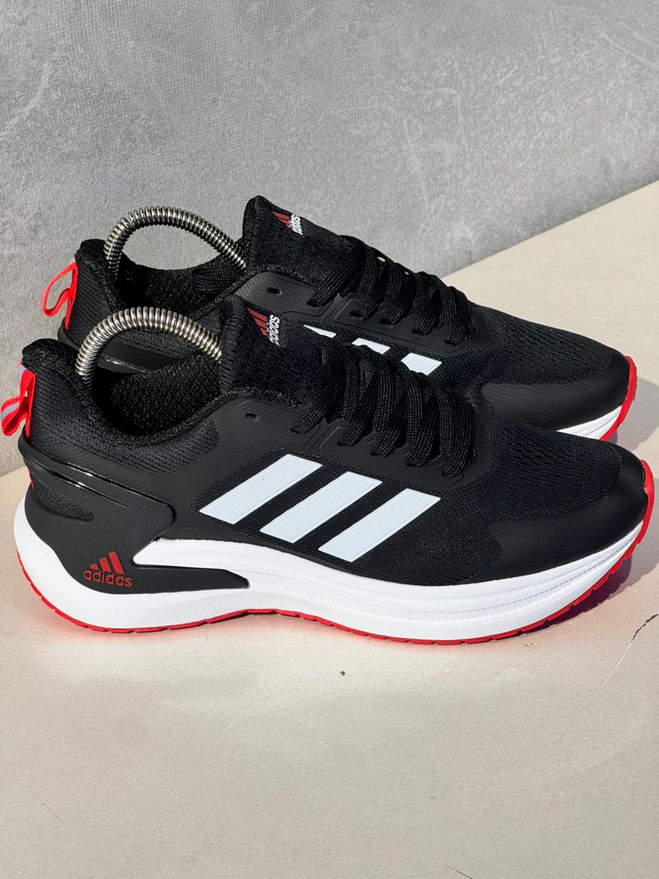 ADIDAS  RUN NEGRO ROJO