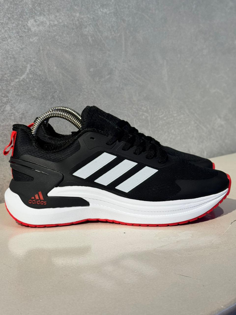 ADIDAS  RUN NEGRO ROJO