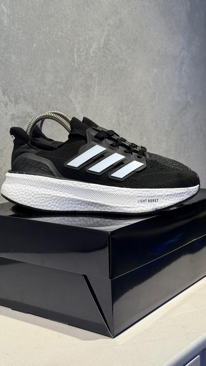 ADIDAS RUNNING  BOOST NEGRO BLANCO PROMO