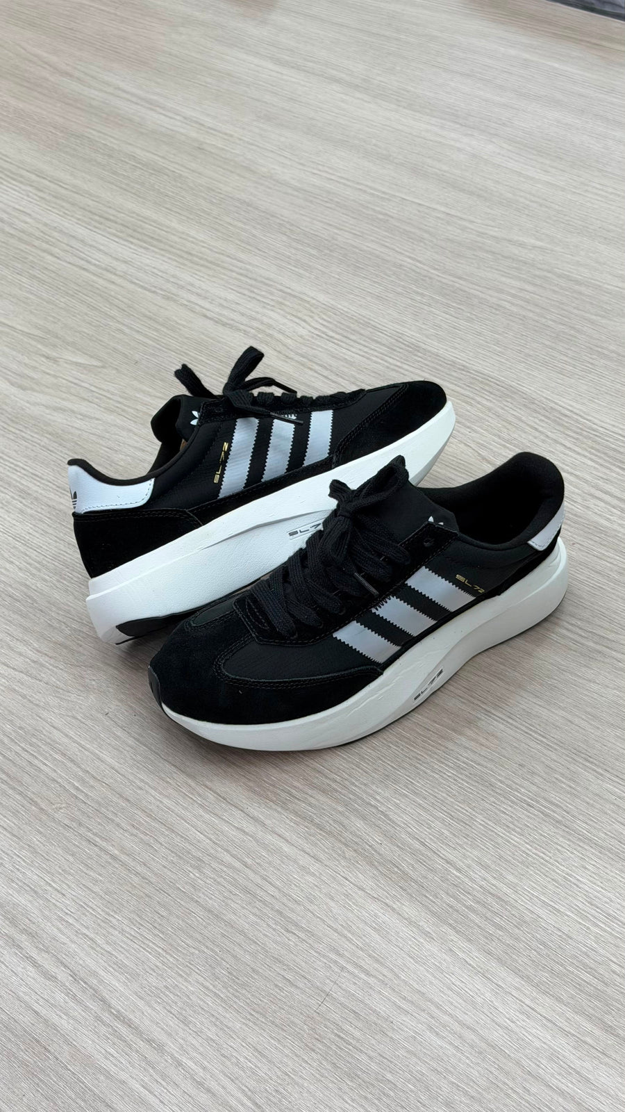 ADIDAS SL72 NEGRO BLANCO