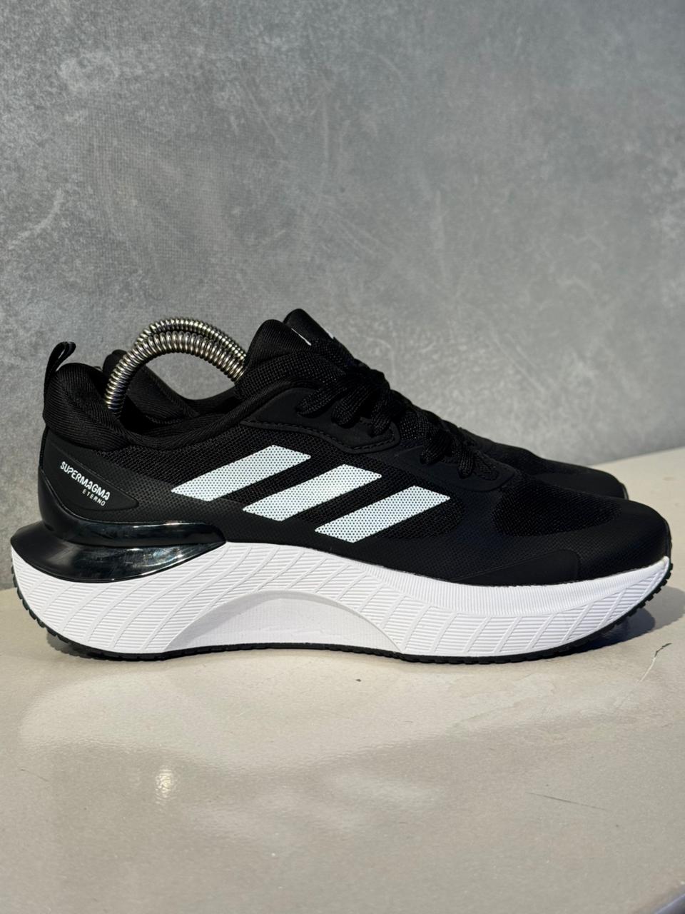 ADIDAS SUPERMAGMA NEGRO BLANCO