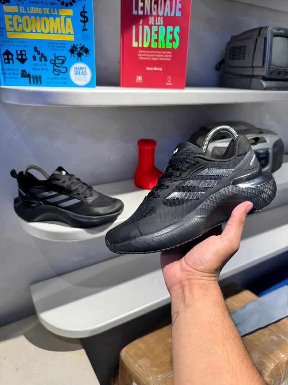 ADIDAS SUPERMAGMA NEGRO GRIS