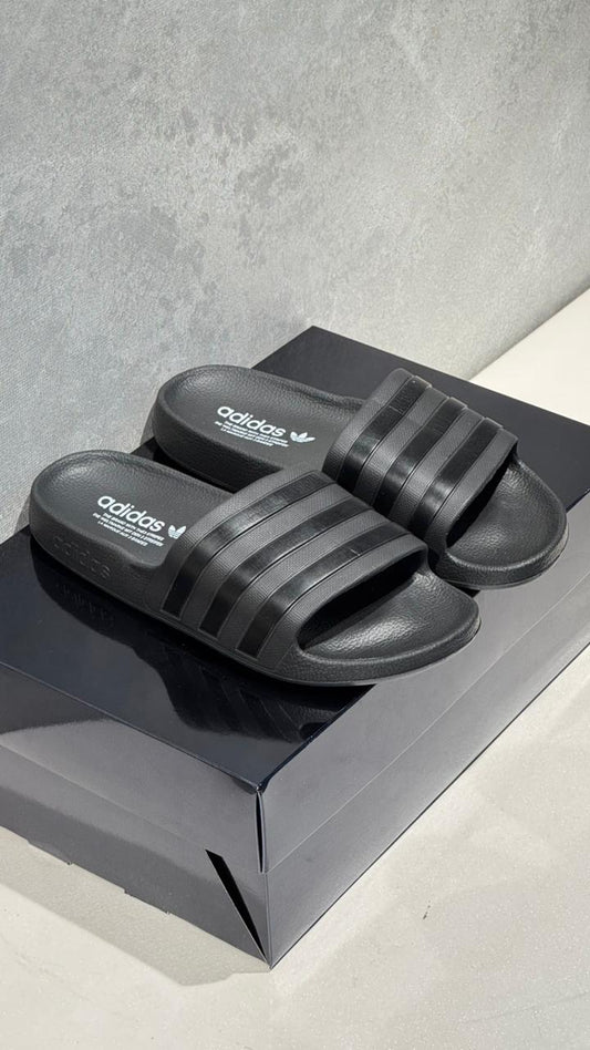 ADIDAS CHANCLAS NEGRAS