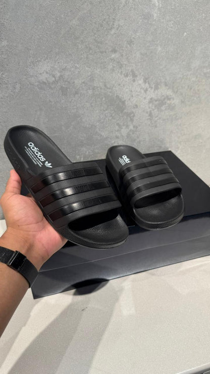 ADIDAS CHANCLAS NEGRAS