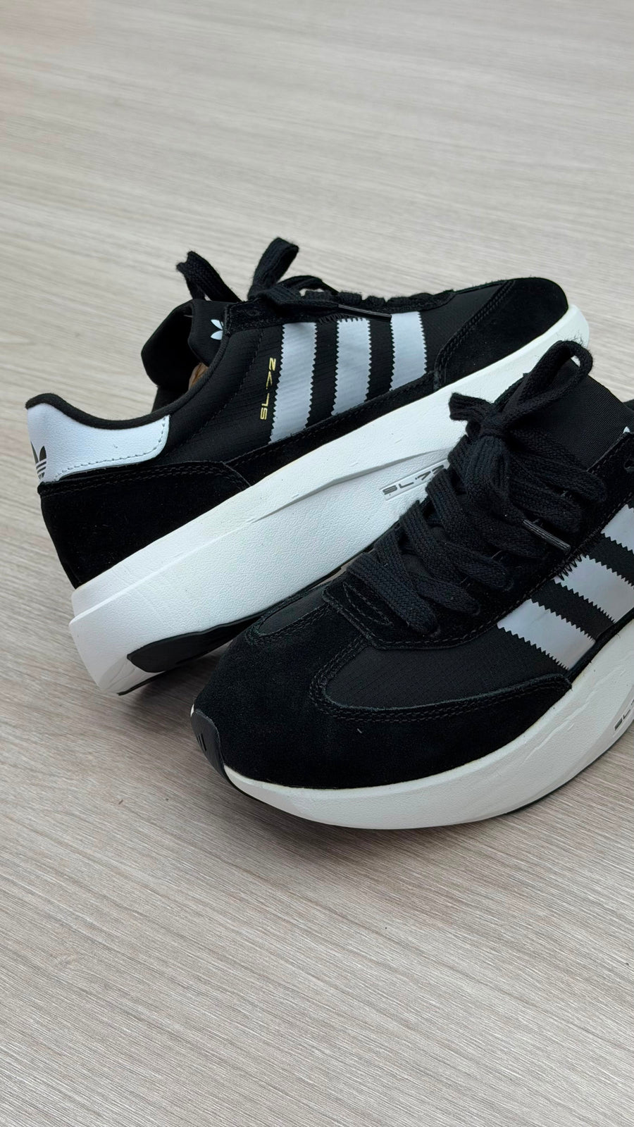 ADIDAS SL72 NEGRO BLANCO