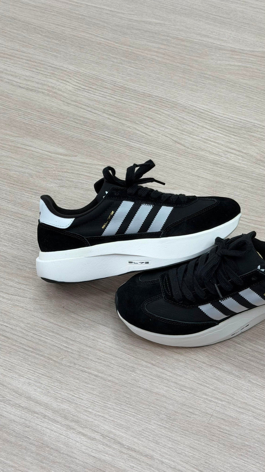 ADIDAS SL72 NEGRO BLANCO
