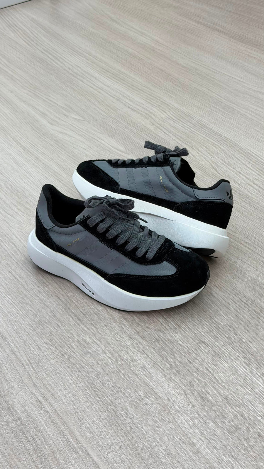 ADIDAS SL72 NEGRO GRIS BLANCO