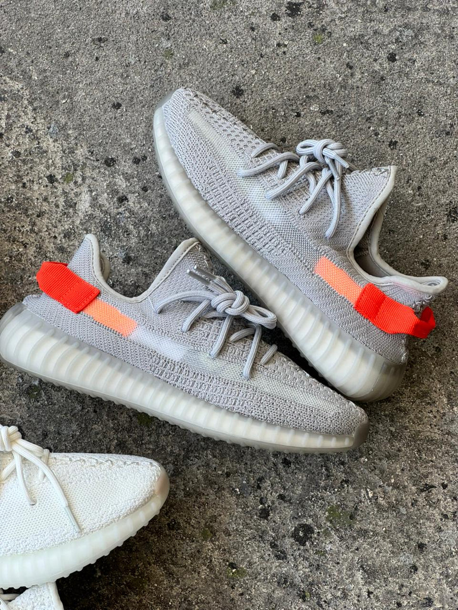 ADIDAS YEEZY 350 GRIS NARANJA