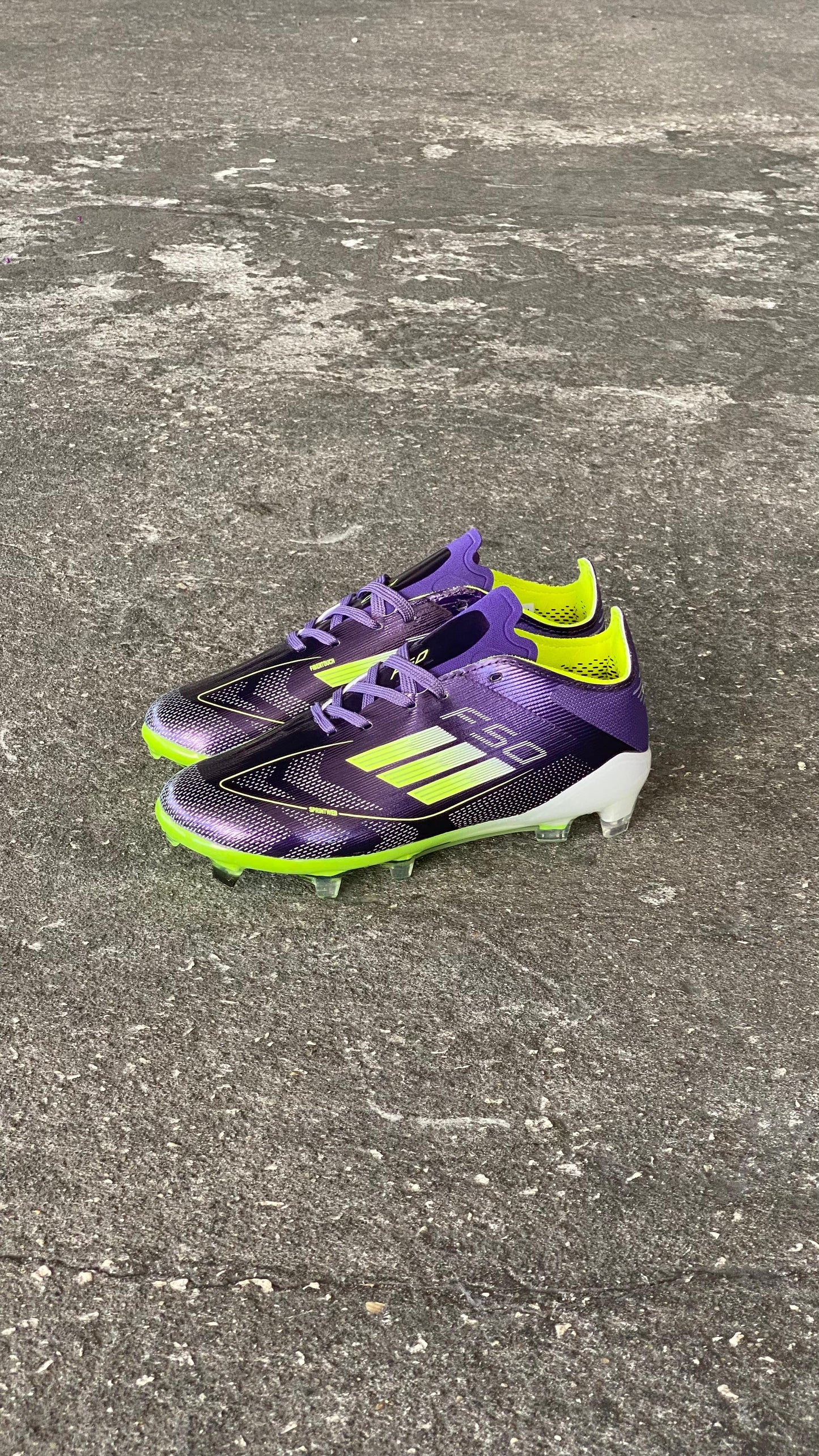 ADIDAS GUAYO F50 NIÑO NEGRO VERDE