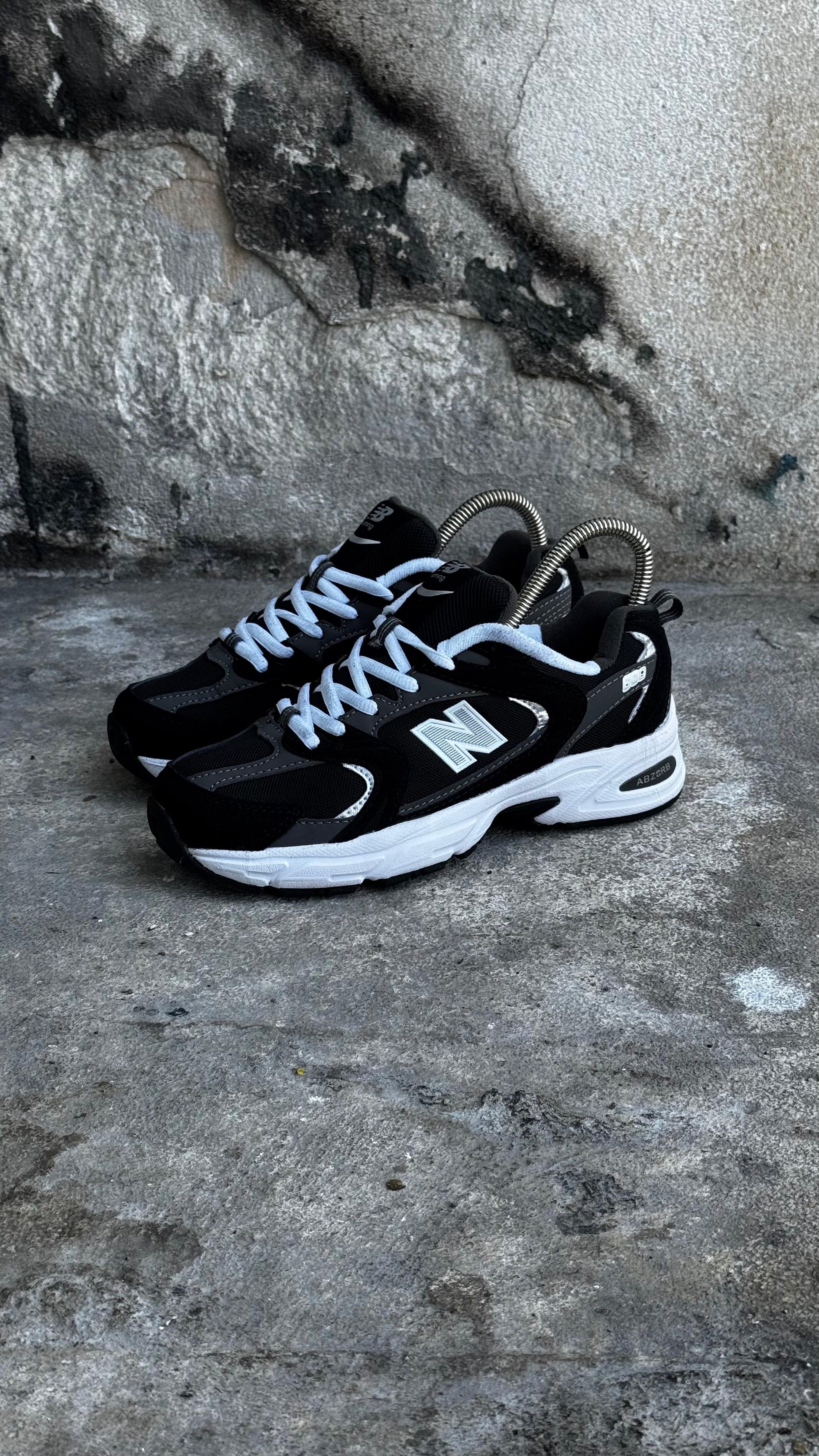 NEW BALANCE 530 NEGRO BLANCO