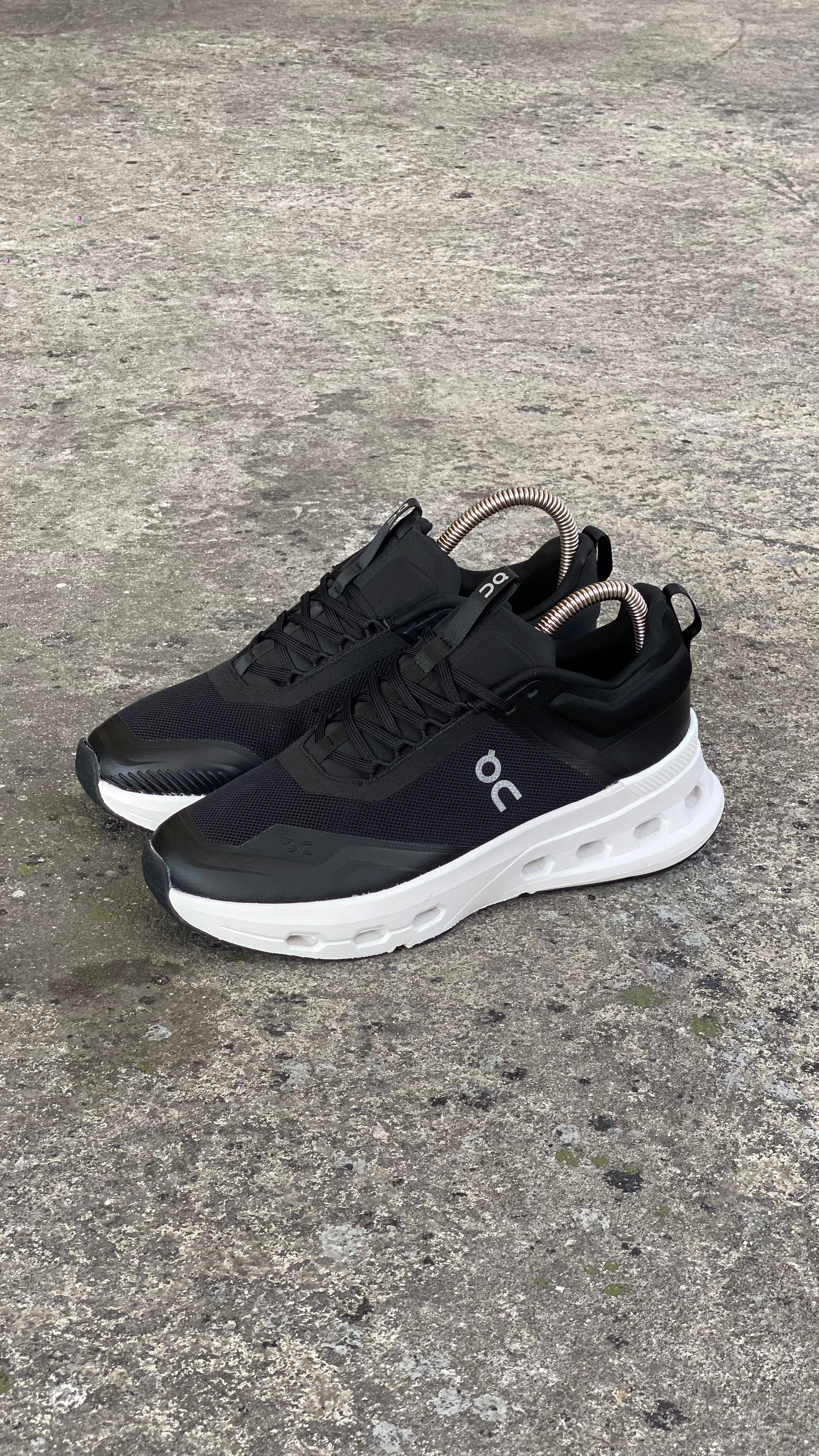 ON CLOUDTEC  NEGRO BLANCO