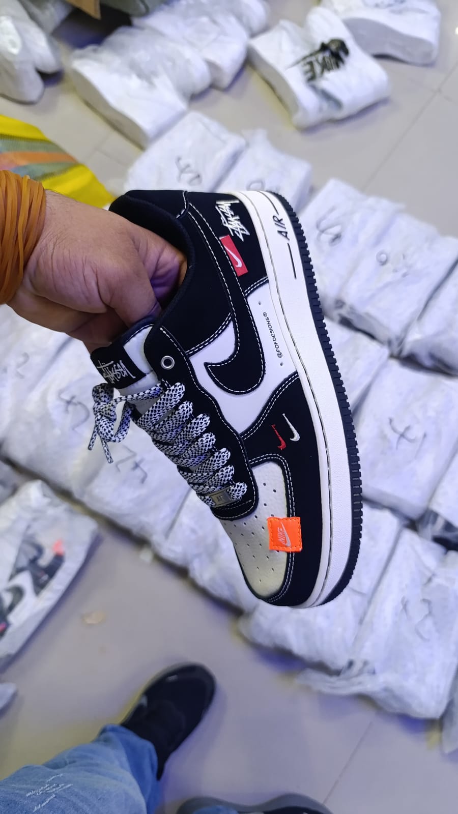 AF1 BEIGE NEGRO FULL