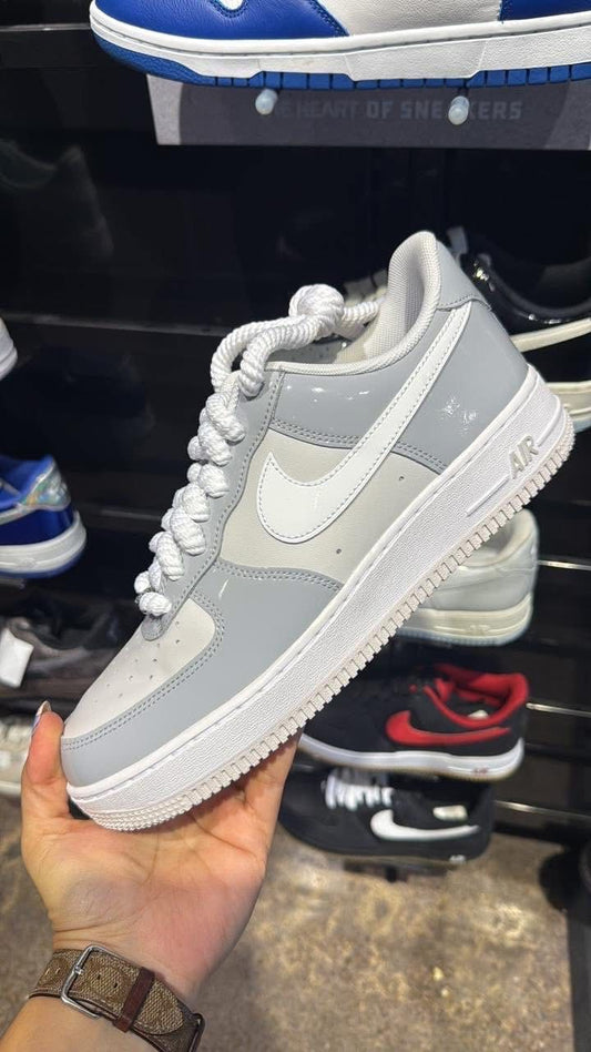 AF1 GRIS BLANCO CHAROL