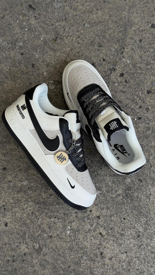 AF1 UNDEFEATED BLANCO NEGRO