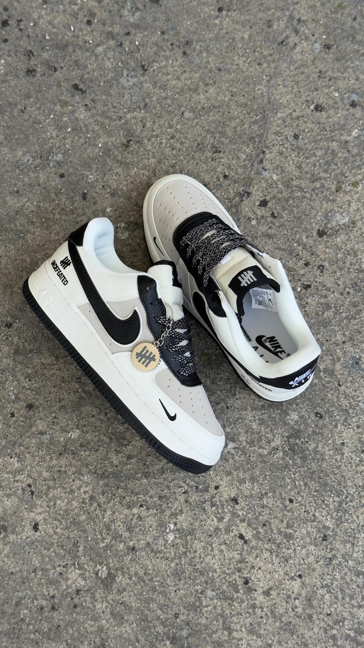 AF1 UNDEFEATED BLANCO NEGRO