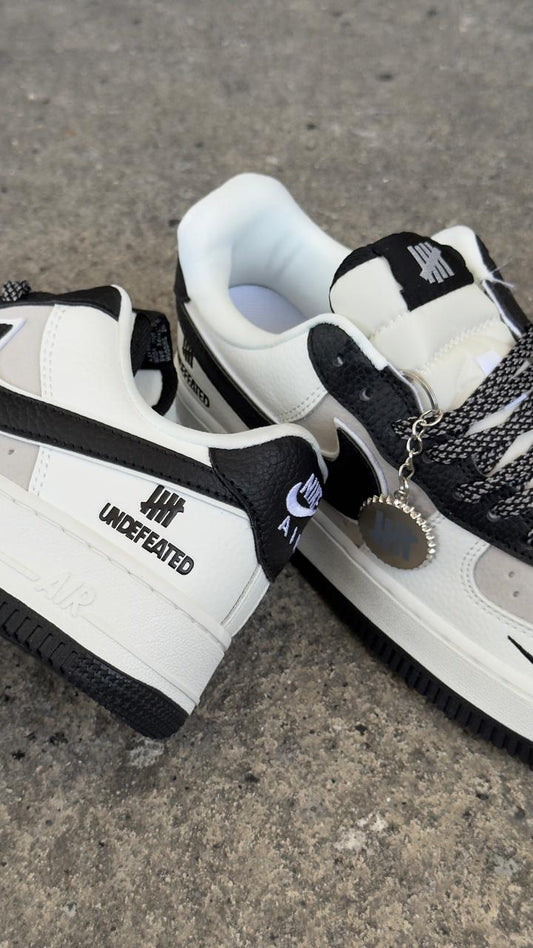 AF1 UNDEFEATED BLANCO NEGRO