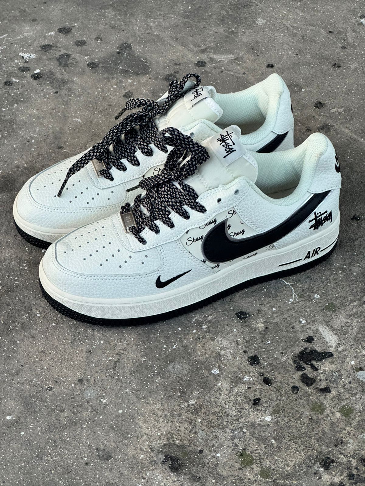 AF1 BEIGE NEGRO FULL