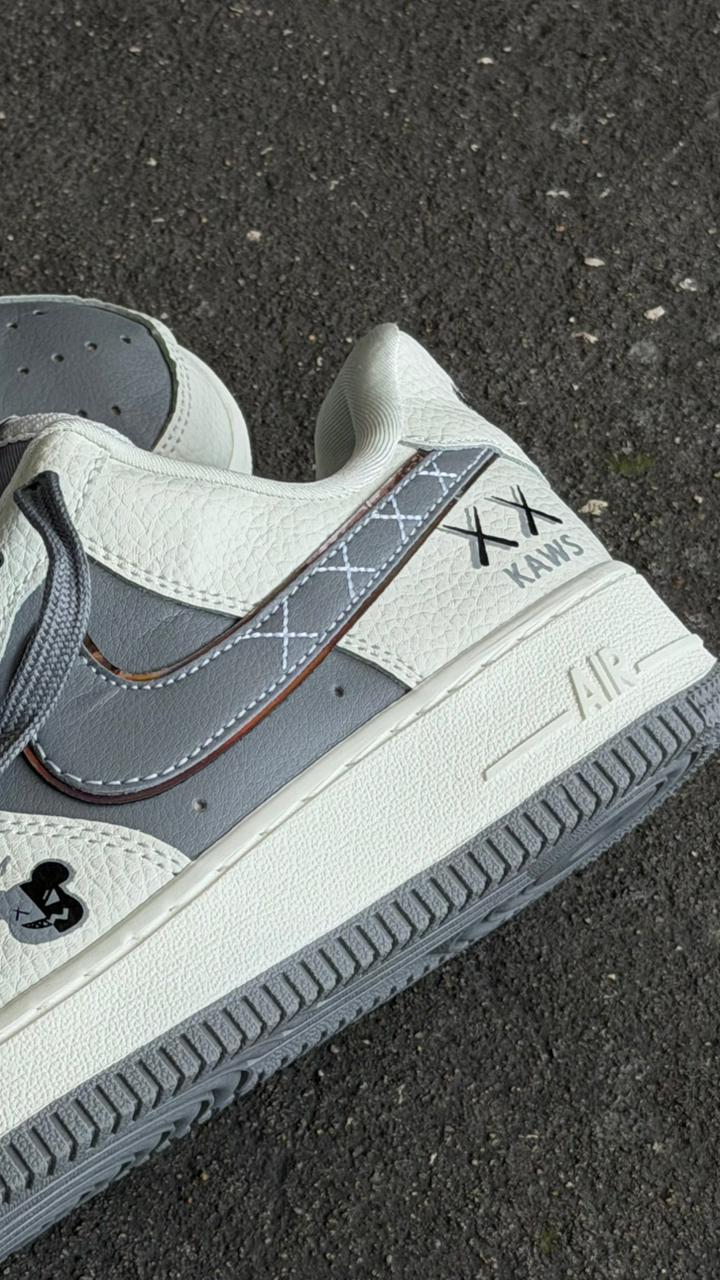AF1 KAWS