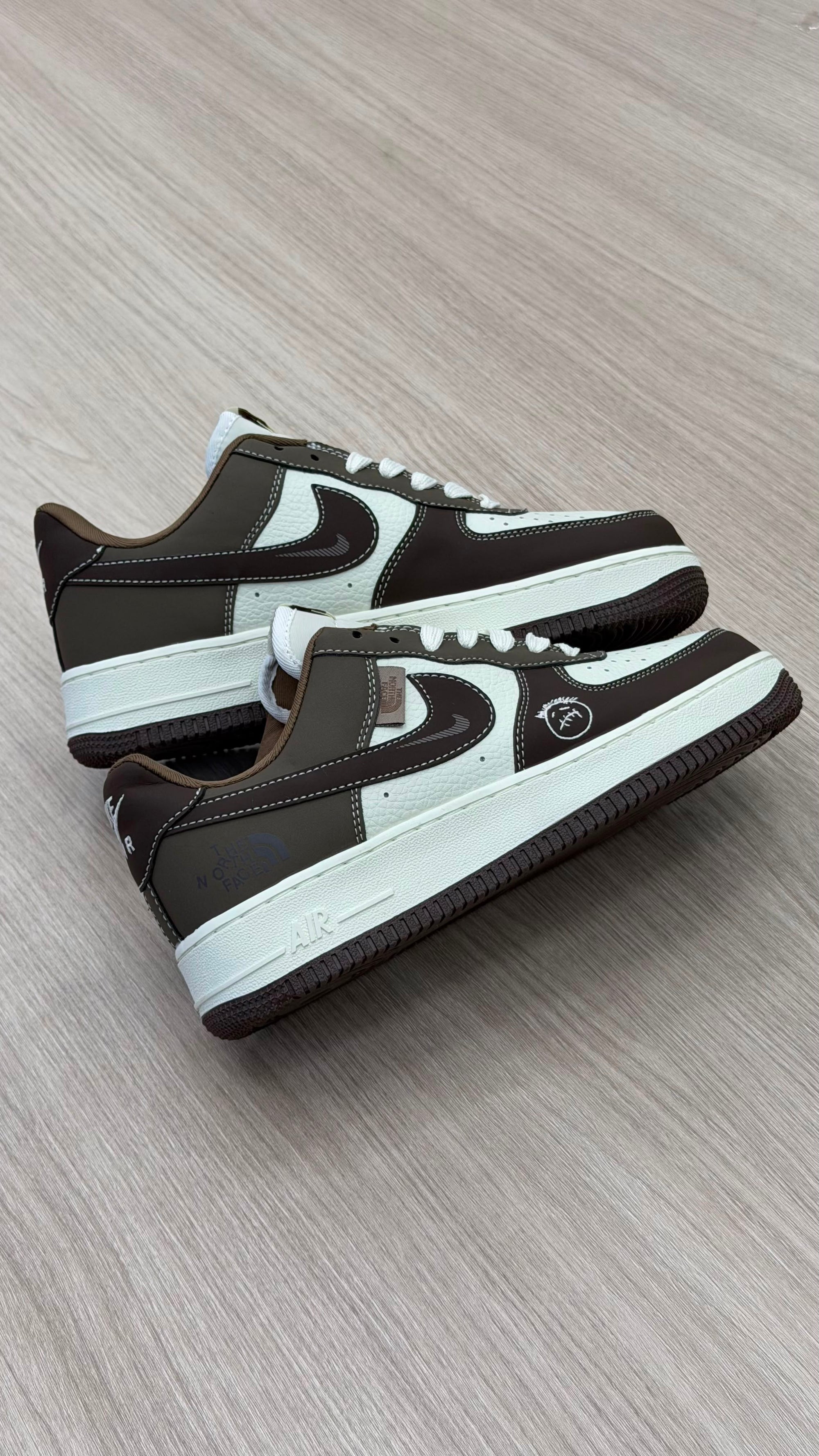 AF1 TRAVIS CAFE