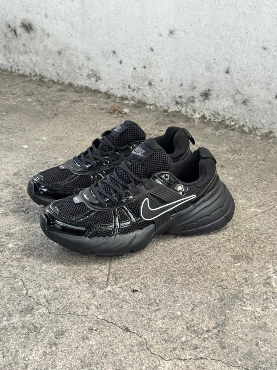 NIKE V2K NEGRO