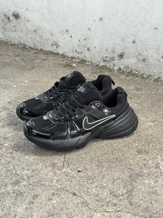NIKE V2K NEGRO