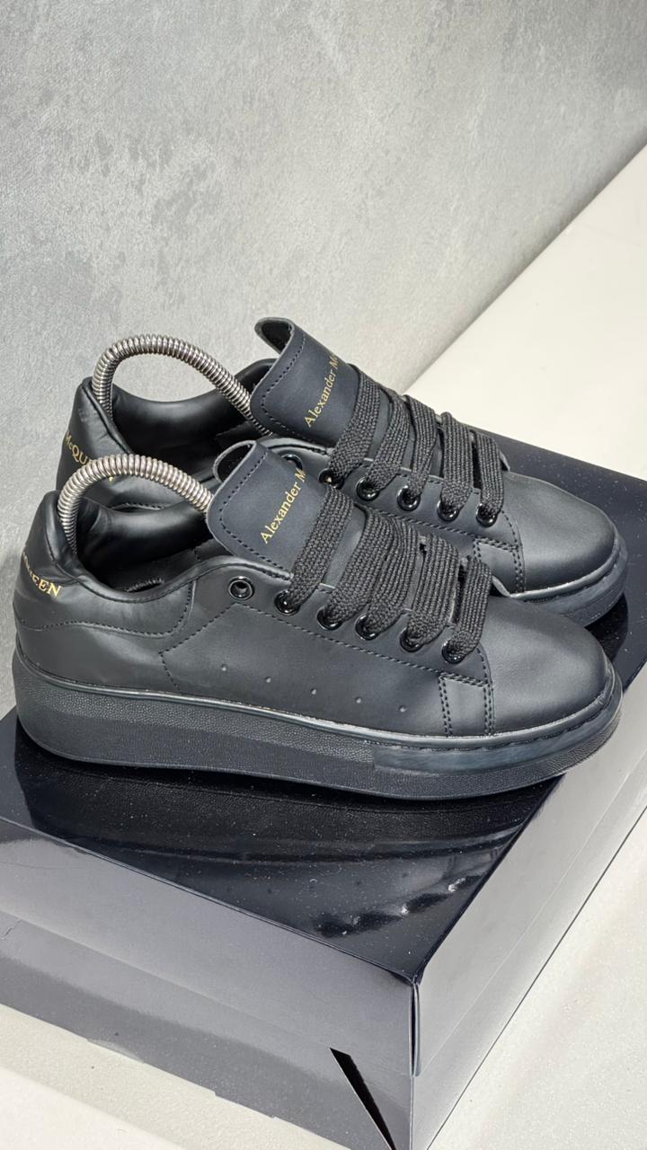 ALEXANDER MCQUEEN NEGRO