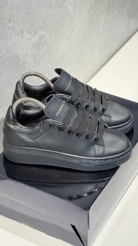ALEXANDER MCQUEEN NEGRO