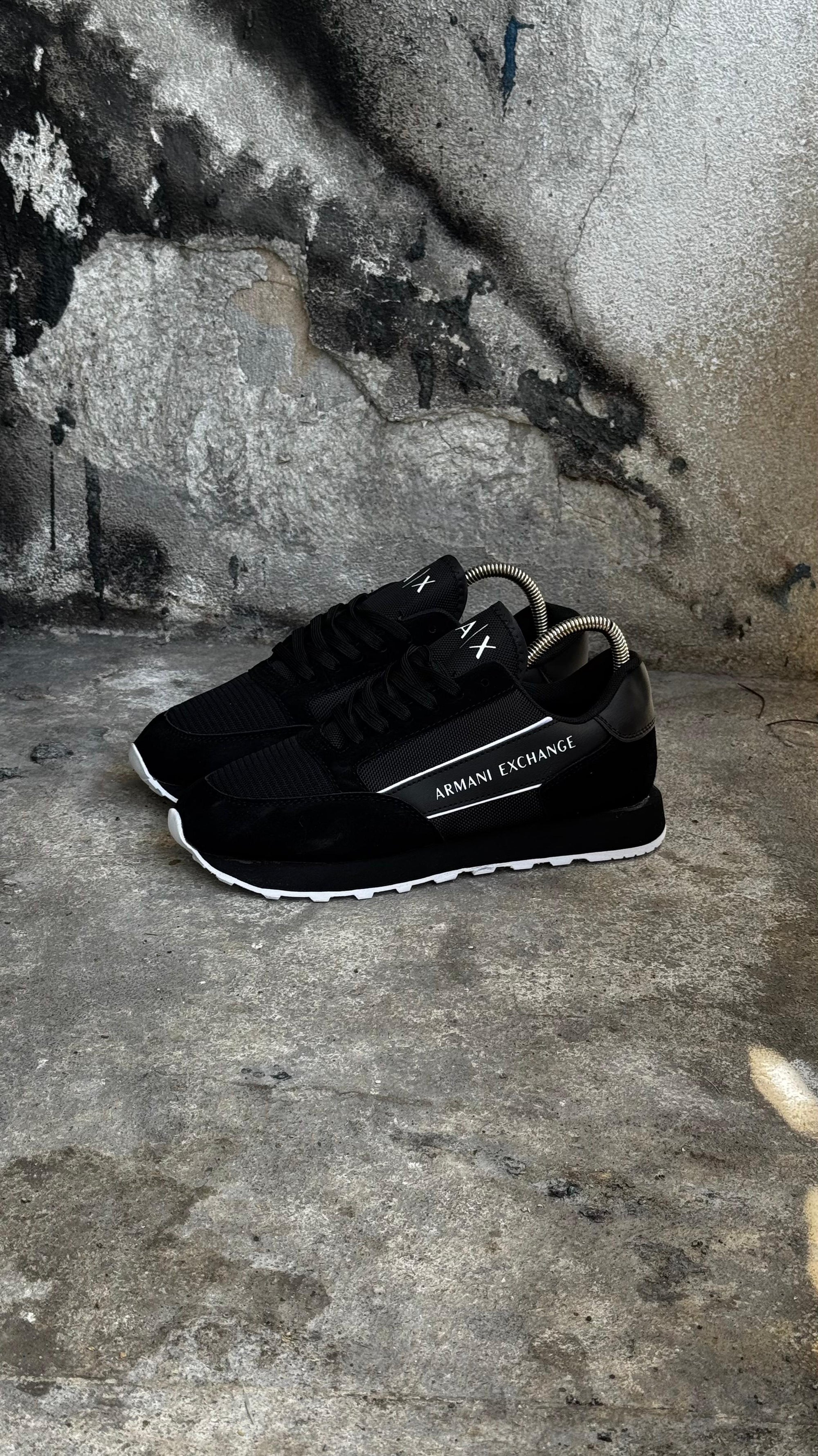 ARMANY AX NEGRO BLANCO 1.1
