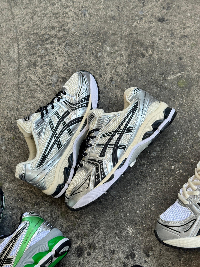 ASICS PLATEADO