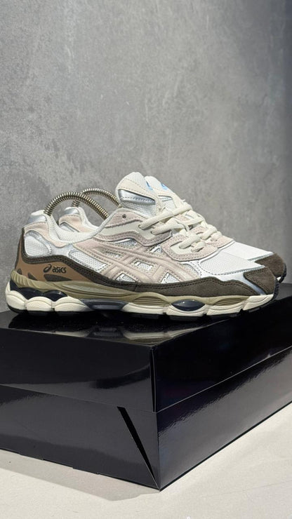 ASICS BLANCO CAFE