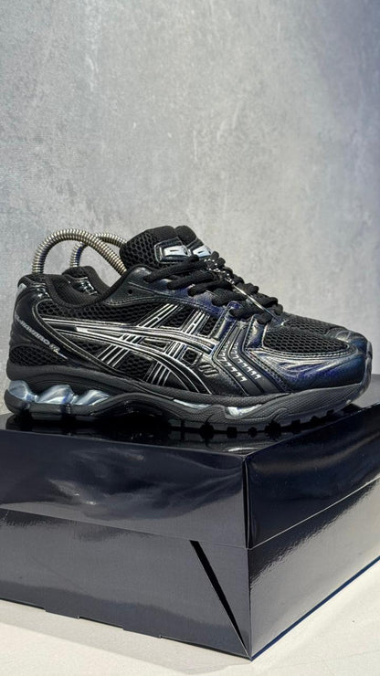 ASICS NEGRO LINEA BLANCA