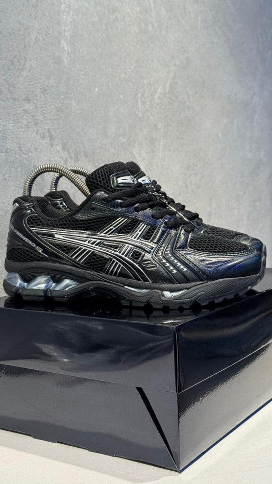 ASICS NEGRO LINEA BLANCA