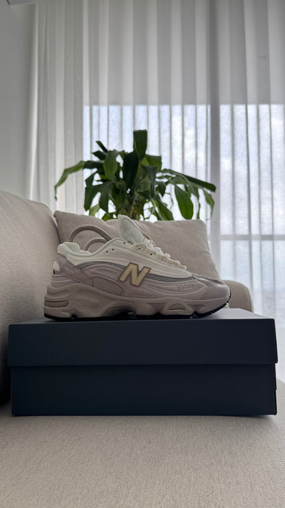 NEW BALANCE 1000 BLANCO LILA