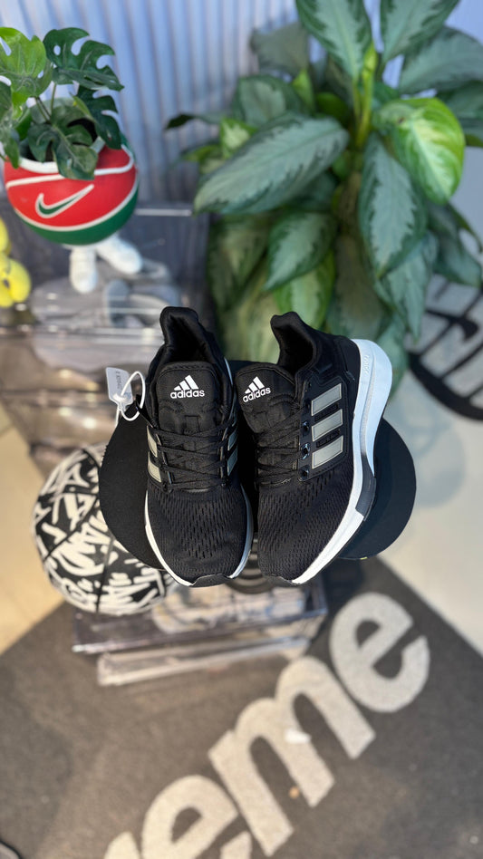 ADIDAS EQ NEGRO